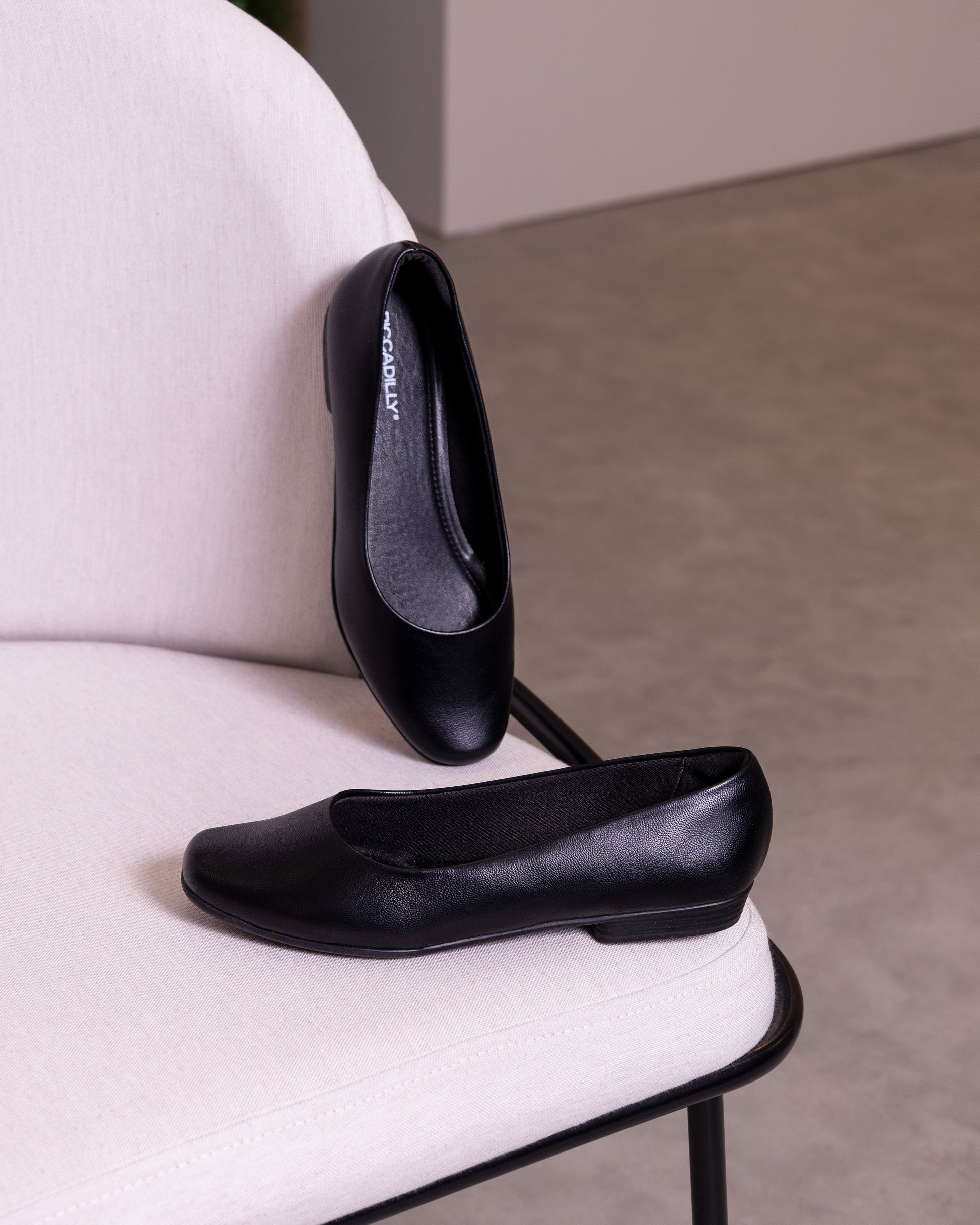 Piccadilly Ref: 250115-1052 Business Court Flat Shoe in Plane Black Piccadilly Shoes US Piccadilly Ref: 250115-1052 Business Court Flat Shoe in Plane Black Piccadilly Shoes US