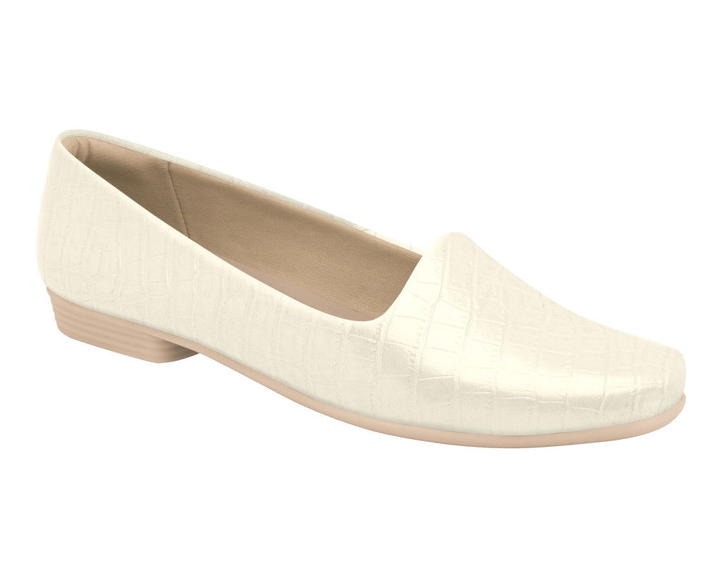 The Croco White Piccadilly Ref 250132 Flat Shoe, Featuring a Stylish, Chic, and Elegant Design, Provides Daily Comfort. Arrival in November 2023.