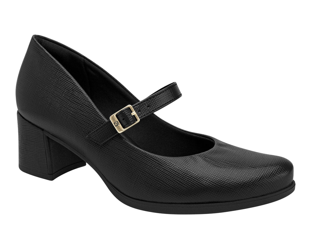 The Danubia Pump Mary Jane Ref: 654021-49 is a must-have for daily wear, offering both style and comfort