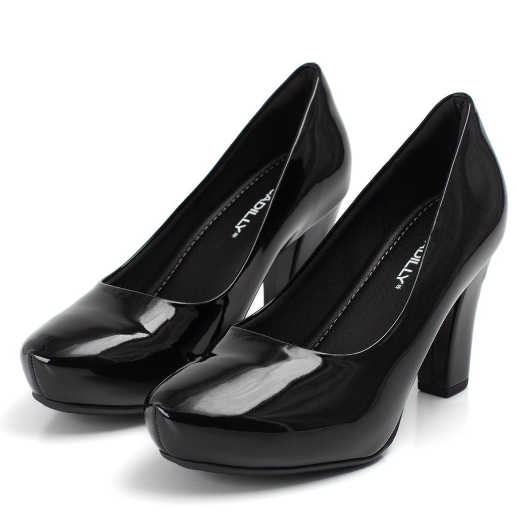 Piccadilly Ref: 693001 Women Court Business Shoe in Patented Black